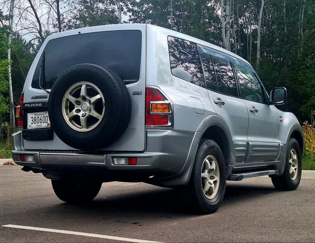 2001 Mitsubishi Pajero JDM car for sale — photo 3 of 5