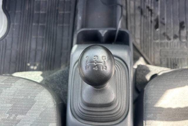 2009 Mazda Scrum JDM car for sale — photo 22 of 25