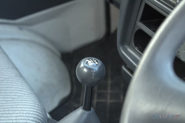 1995 Daihatsu Hijet JDM car for sale — photo 11 of 15