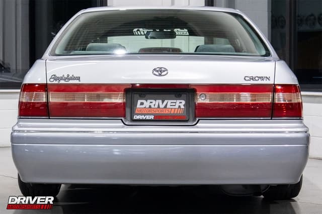 1997 Toyota Crown JDM car for sale — photo 9 of 24