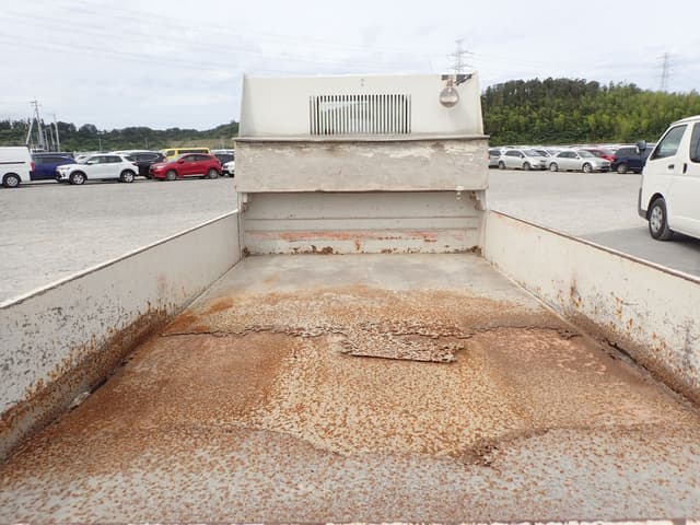 1990 Isuzu Elf JDM car for sale — photo 24 of 25