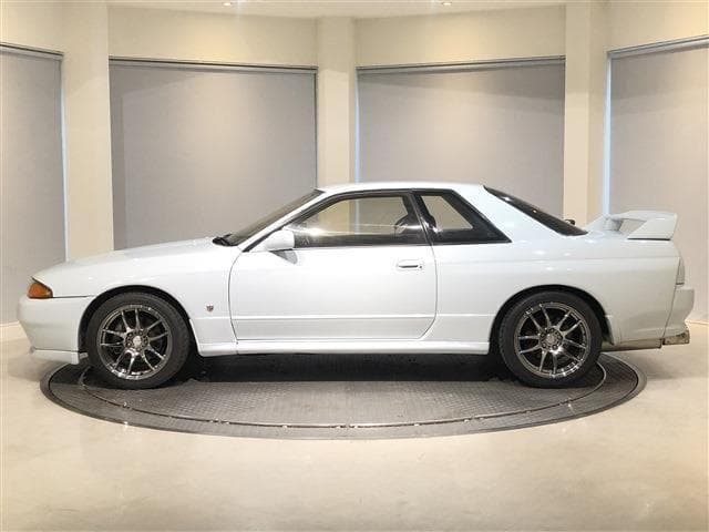 1993 Nissan Skyline JDM car for sale — photo 8 of 25