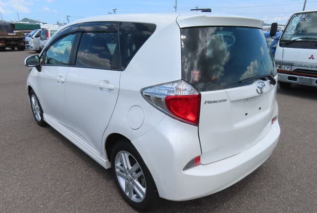 2011 Toyota JDM car for sale — photo 3 of 25