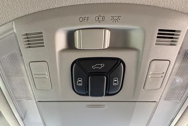 2011 Toyota Alphard JDM car for sale — photo 17 of 25