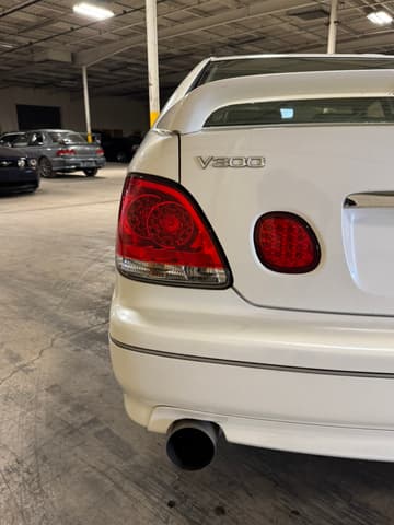 2001 Toyota Aristo JDM car for sale — photo 23 of 25