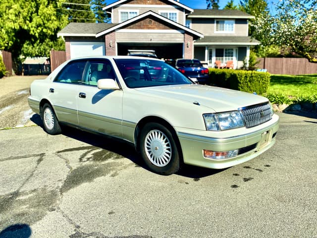 1997 Toyota Crown JDM car for sale — photo 7 of 14