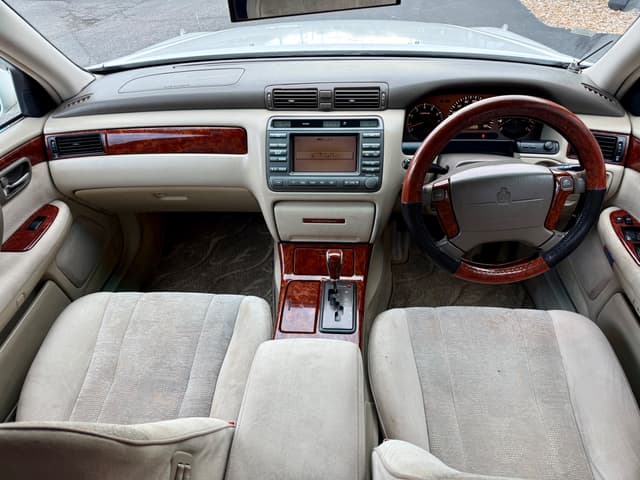 1999 Toyota Crown JDM car for sale — photo 16 of 21