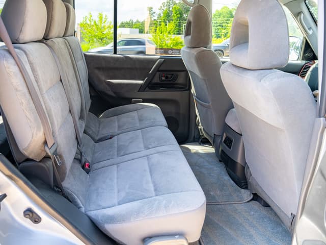 2001 Mitsubishi Pajero JDM car for sale — photo 14 of 18