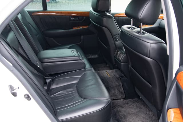 2001 Toyota Celsior JDM car for sale — photo 11 of 15