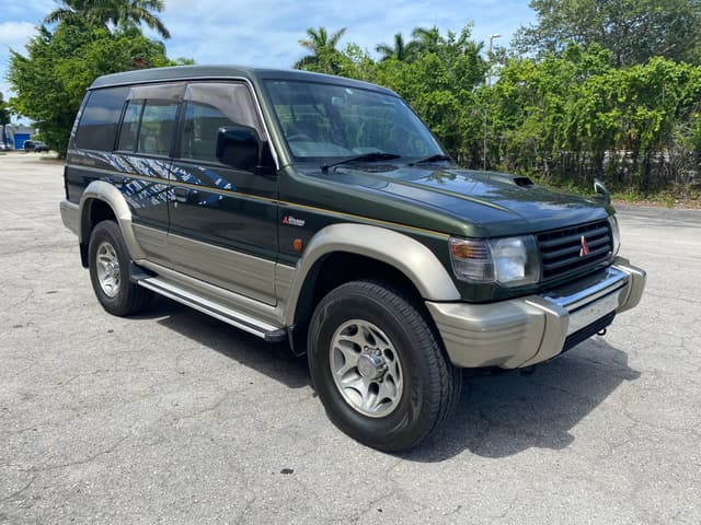 1997 Mitsubishi Pajero JDM car for sale — photo 9 of 15