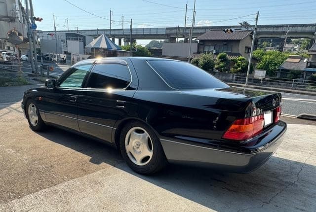 1999 Toyota Celsior JDM car for sale — photo 9 of 25