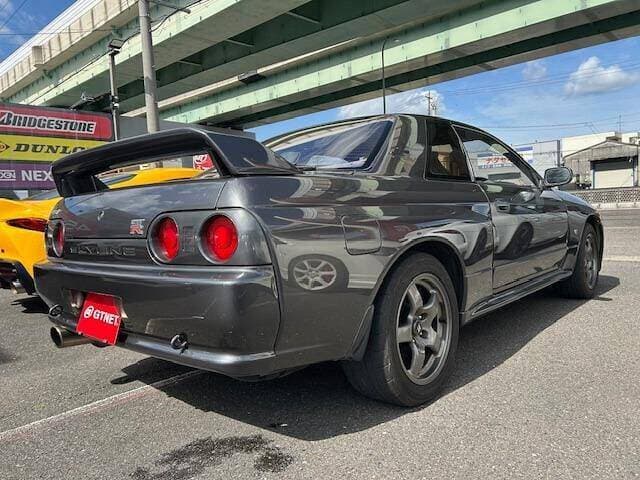 1992 Nissan Skyline JDM car for sale — photo 2 of 12