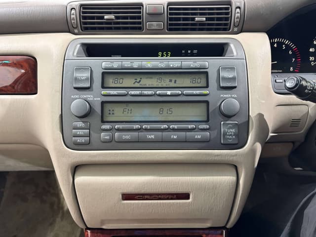 1999 Toyota Crown JDM car for sale — photo 15 of 25