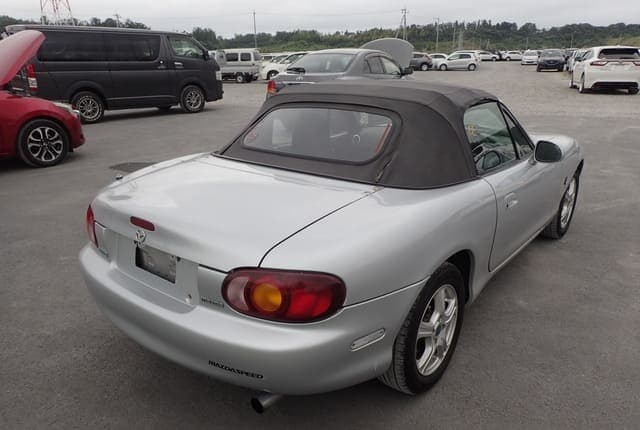 1998 Mazda Roadster (Eunos Roadster / MX-5) JDM car for sale — photo 5 of 25