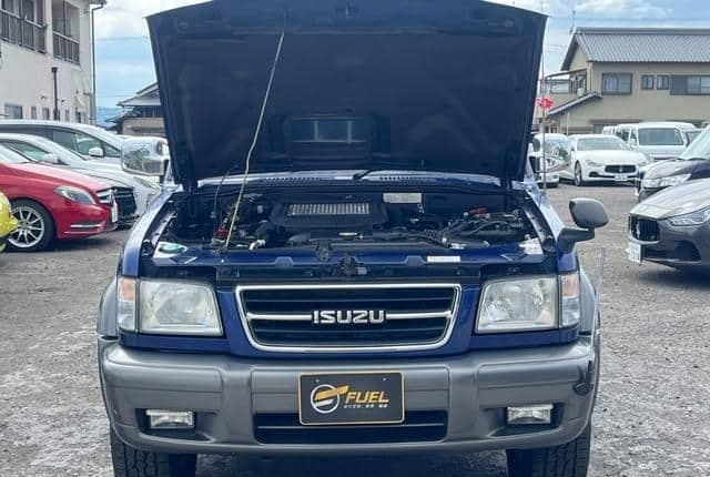 1998 Isuzu Bighorn JDM car for sale — photo 8 of 20