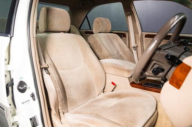 2002 Toyota Crown JDM car for sale — photo 14 of 16