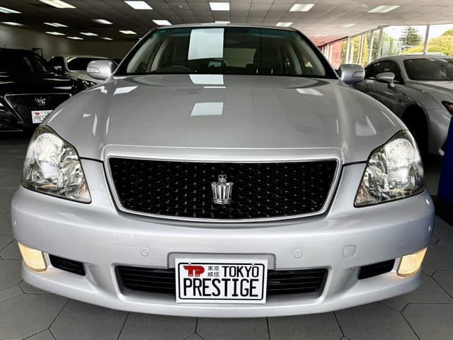 2007 Toyota Crown JDM car for sale — photo 2 of 5