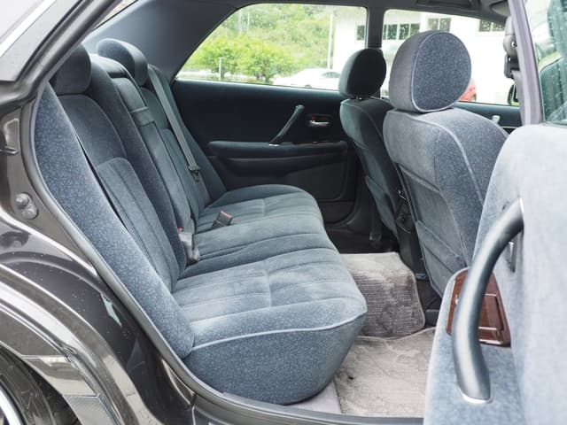 1995 Toyota Crown JDM car for sale — photo 9 of 17