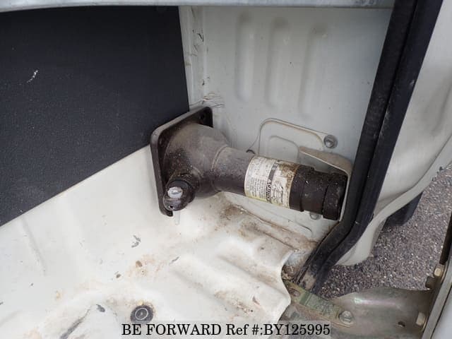 2002 Toyota HiAce JDM car for sale — photo 22 of 25
