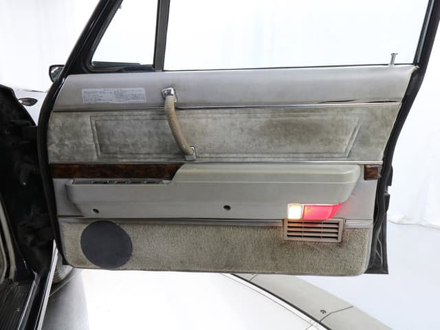 1988 Nissan President JDM car for sale — photo 21 of 25