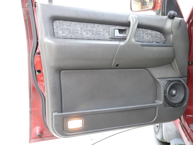 1998 Isuzu Bighorn JDM car for sale — photo 21 of 25