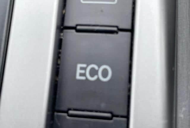 2011 Toyota Prius JDM car for sale — photo 25 of 25