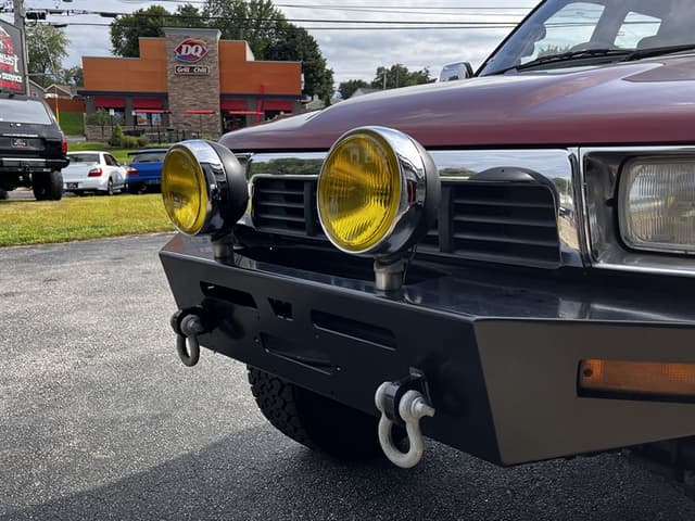 1990 Toyota Hilux JDM car for sale — photo 3 of 25