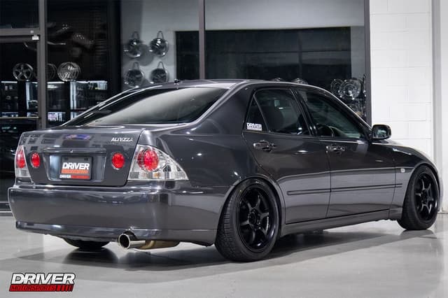 1999 Toyota Altezza JDM car for sale — photo 10 of 25