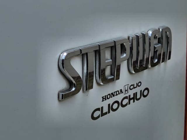 2000 Honda Stepwagon JDM car for sale — photo 4 of 25
