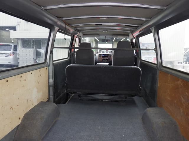 2003 Nissan Caravan JDM car for sale — photo 5 of 6