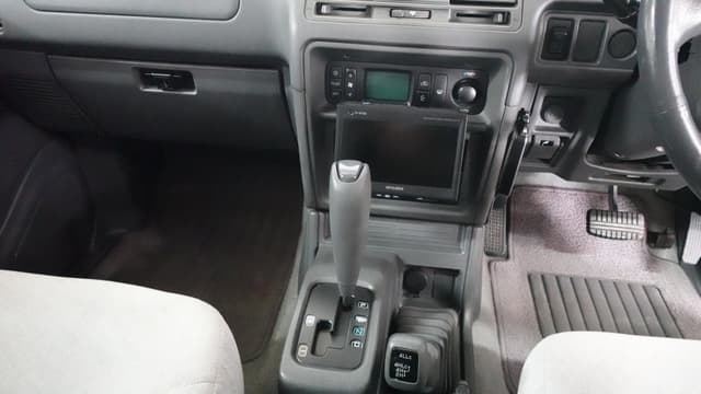 1997 Mitsubishi Pajero JDM car for sale — photo 20 of 23