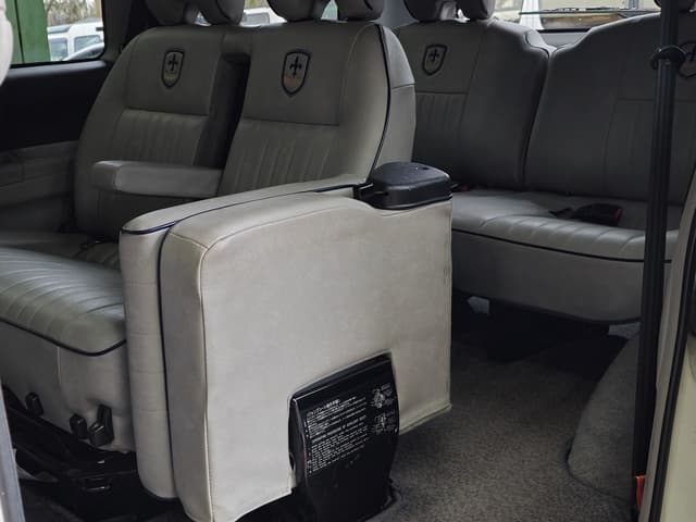 1999 Mitsubishi Delica JDM car for sale — photo 17 of 25