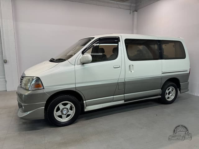 2001 Toyota Grand Hiace JDM car for sale — photo 9 of 25