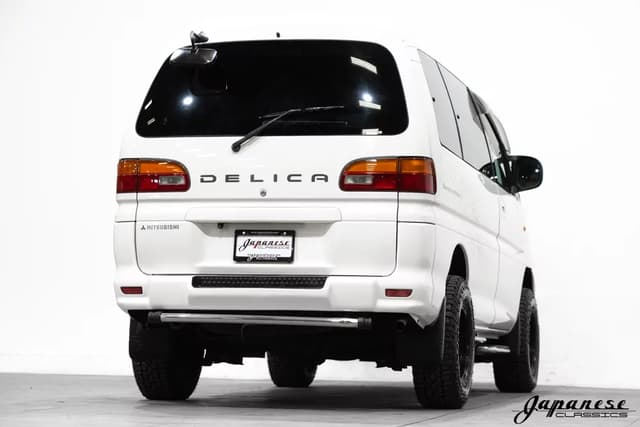 2000 Mitsubishi Delica JDM car for sale — photo 8 of 25