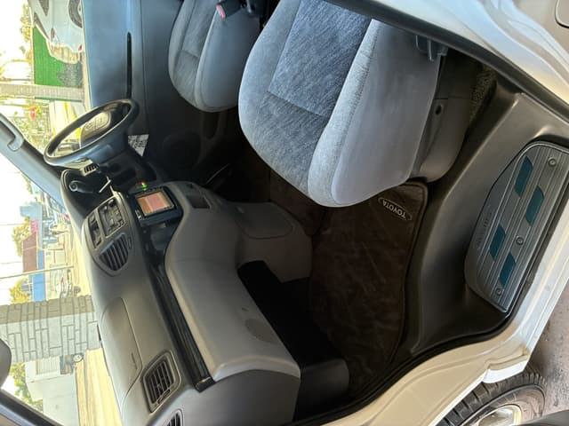 1997 Toyota Regius JDM car for sale — photo 7 of 14