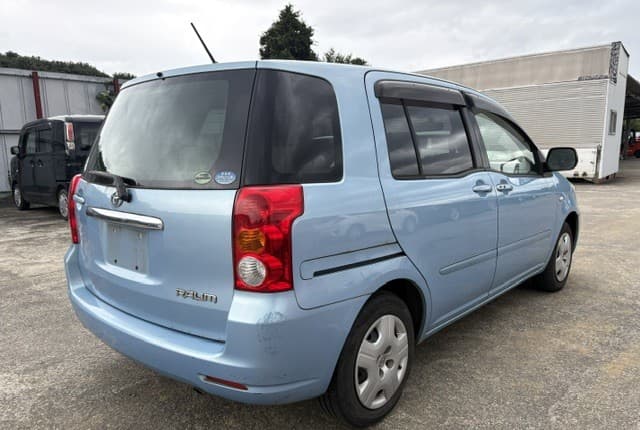 2007 Toyota Raum JDM car for sale — photo 4 of 25