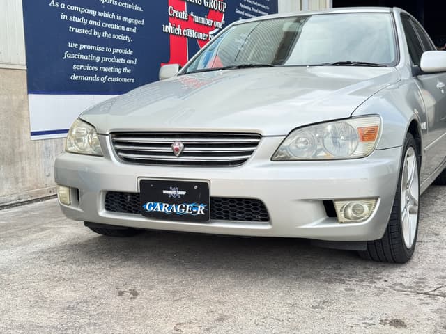 1998 Toyota Altezza JDM car for sale — photo 11 of 25