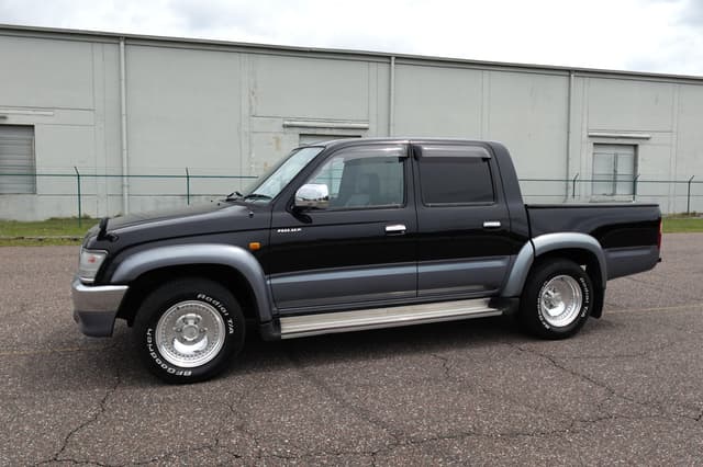 1997 Toyota Hilux JDM car for sale — photo 12 of 19