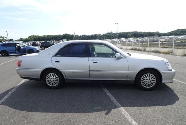 2000 Toyota Crown JDM car for sale — photo 6 of 25