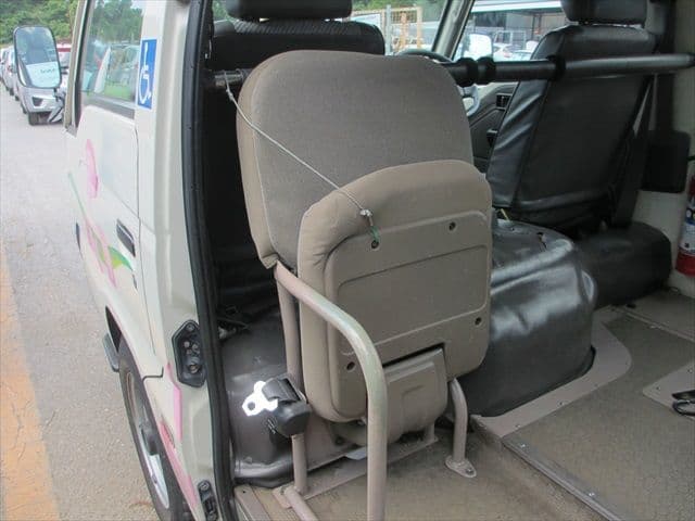 1999 Nissan Caravan JDM car for sale — photo 16 of 25