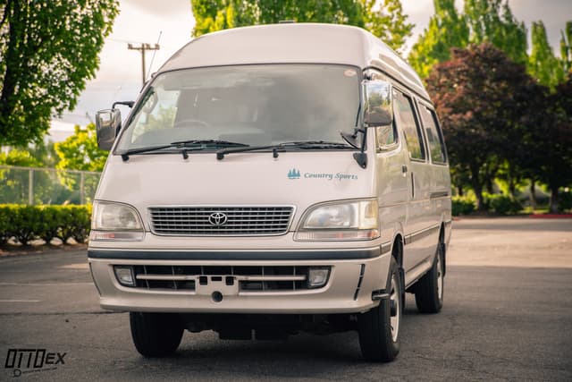 1999 Toyota HiAce JDM car for sale — photo 3 of 25