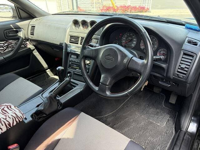 1998 Nissan Skyline JDM car for sale — photo 3 of 12