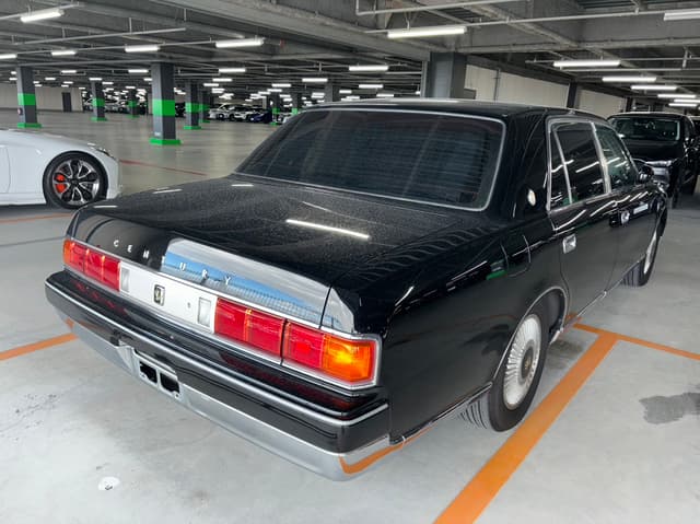 2005 Toyota Century JDM car for sale — photo 2 of 7