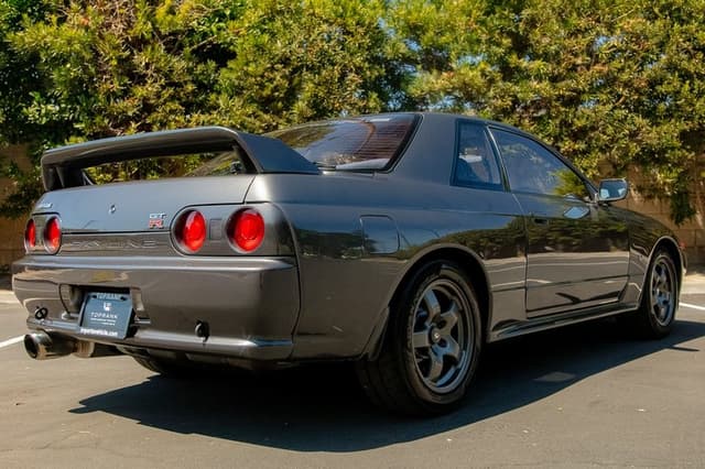 1991 Nissan Skyline JDM car for sale — photo 12 of 25