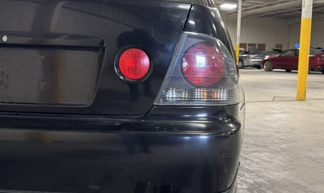 1998 Toyota Altezza JDM car for sale — photo 4 of 25