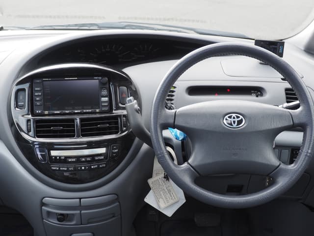 2001 Toyota Estima JDM car for sale — photo 10 of 25