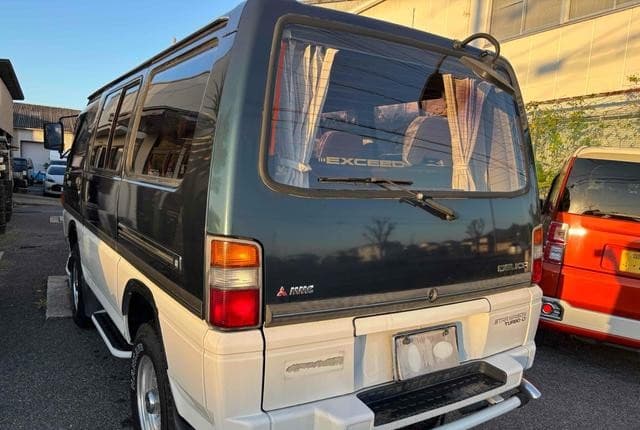 1988 Mitsubishi Delica JDM car for sale — photo 4 of 22
