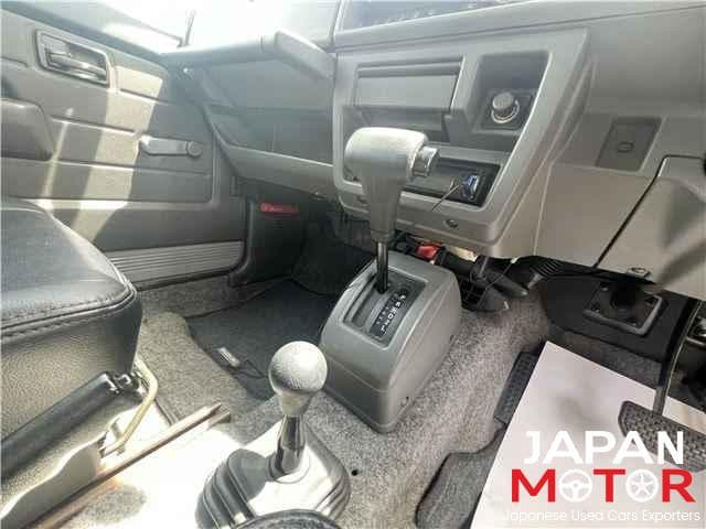 1998 Suzuki Jimny JDM car for sale — photo 13 of 15
