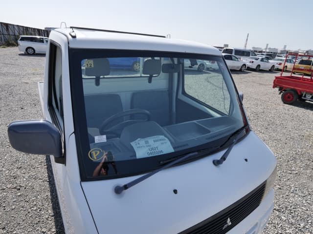 2001 Mitsubishi Minicab JDM car for sale — photo 12 of 25