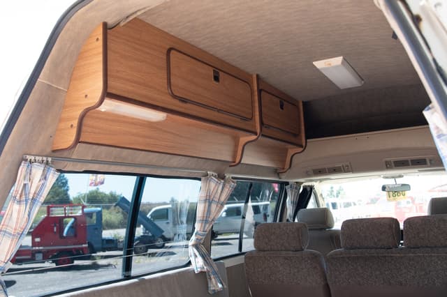 2001 Toyota Grand Hiace JDM car for sale — photo 13 of 15
